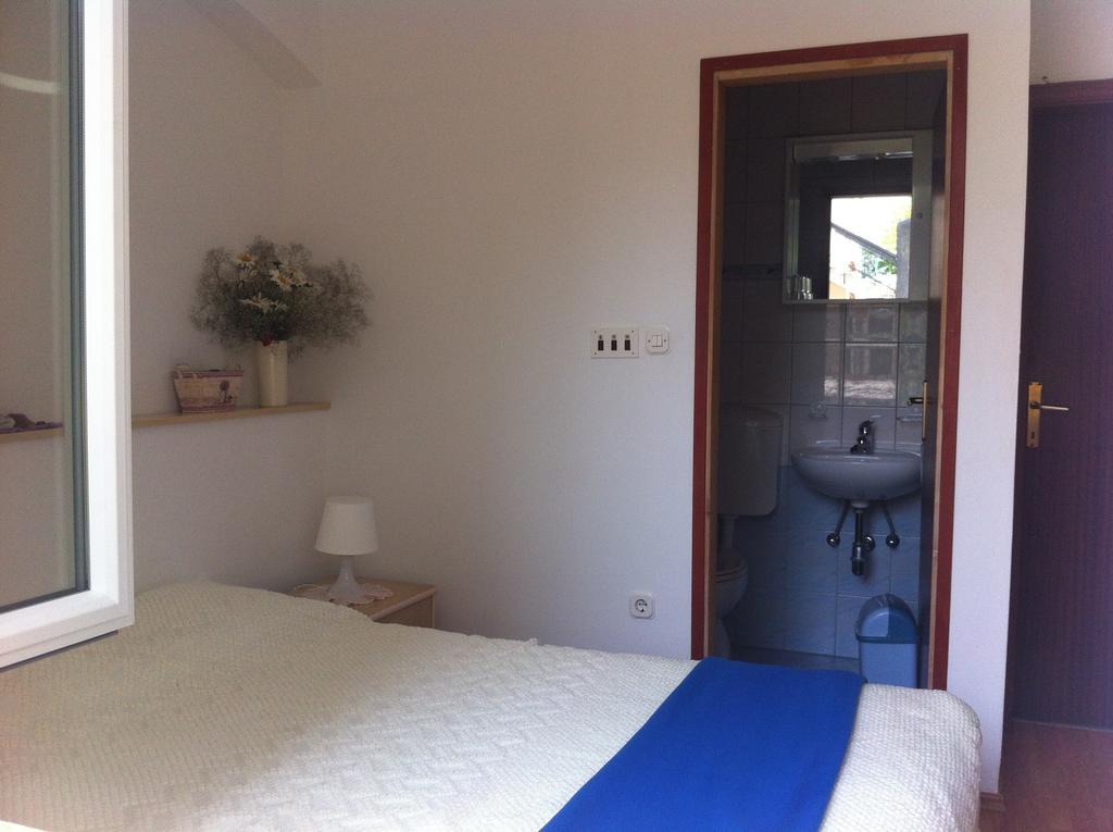 Guest House Slavica พูลา ภายนอก รูปภาพ