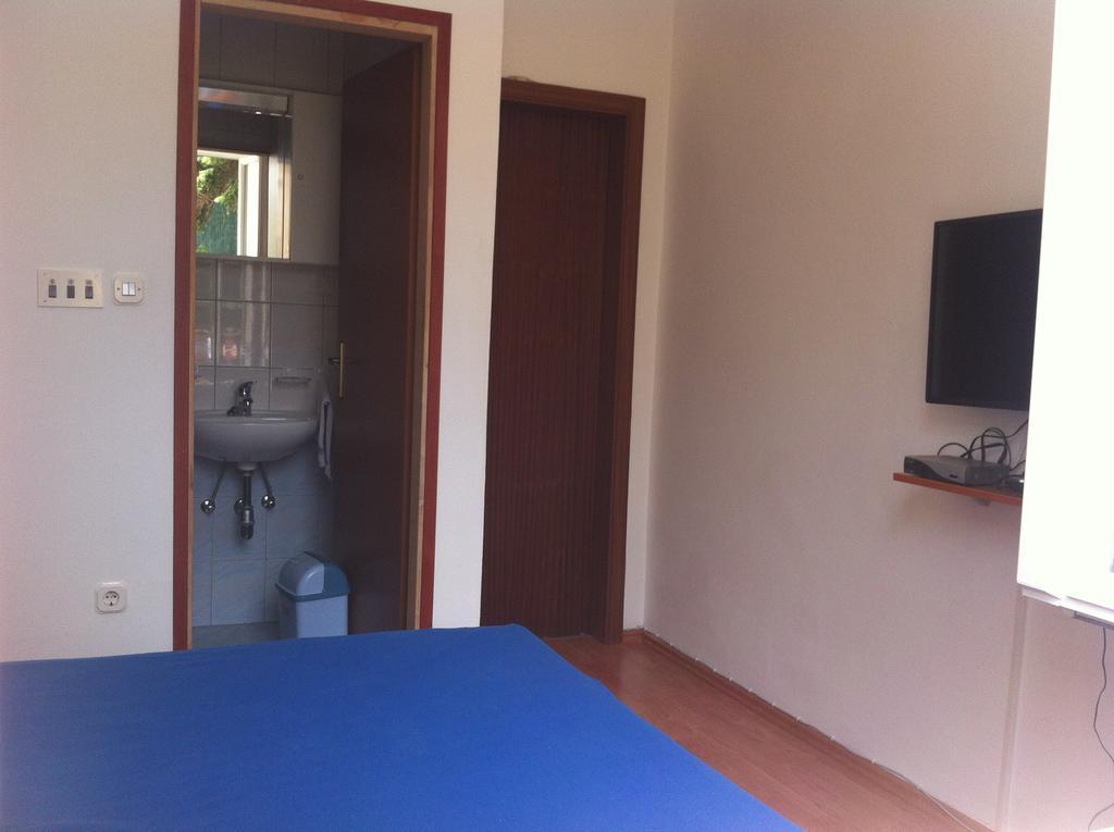 Guest House Slavica พูลา ภายนอก รูปภาพ